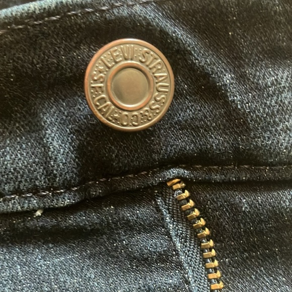 (US 8) Levi’s Jeans - Picture 5 of 6